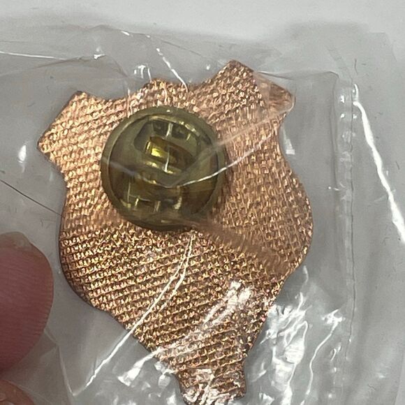 Route 66 Casino 2004 Enamel Pin Albuquerque New Mexico - Picture 2 of 6